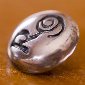 Transformación de metal para joyería y accesorios